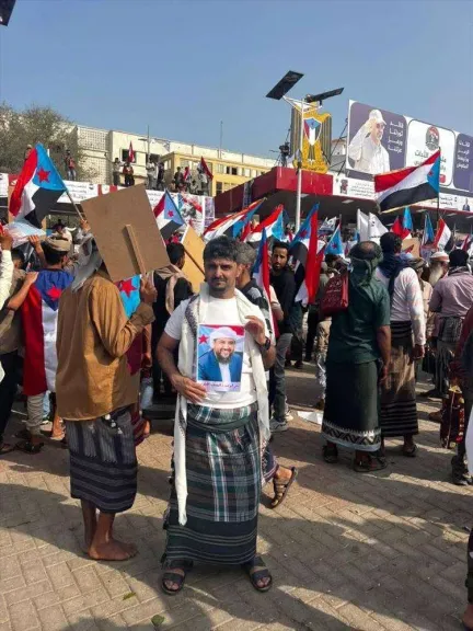 ”الجنوب يُفجّر ساحة العروض برسالة واحدة: الرياض فرصة.. ولا عودة للوراء!”